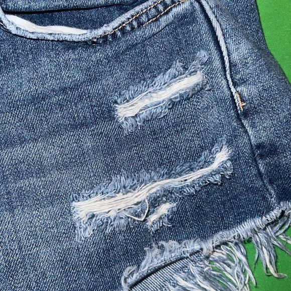 We The Free, Free People Denim Frayed Hem Women's Shorts size 28 - Picture 7 of 12